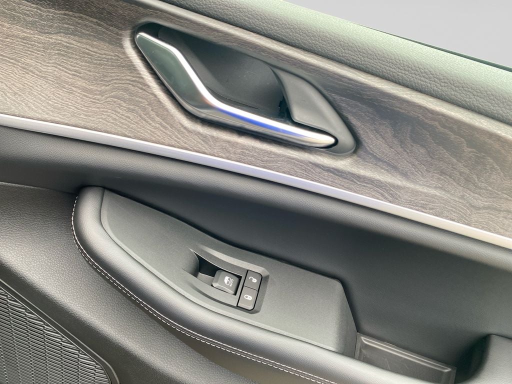 2027 Jeep Grand Cherokee L Laredo Altitude