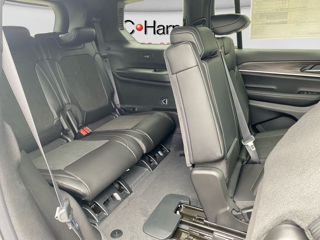 2027 Jeep Grand Cherokee L Laredo Altitude