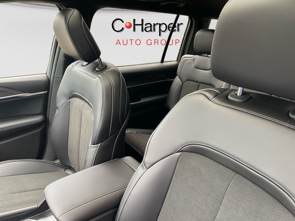 2027 Jeep Grand Cherokee L Laredo Altitude