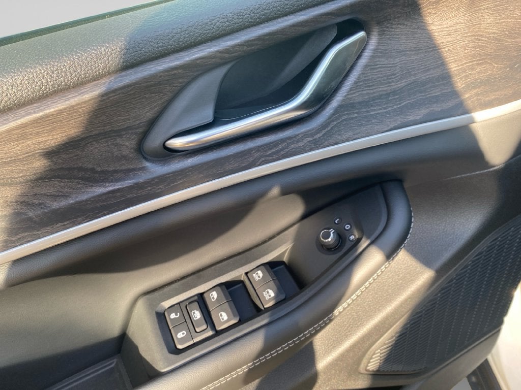 2027 Jeep Grand Cherokee L Laredo Altitude