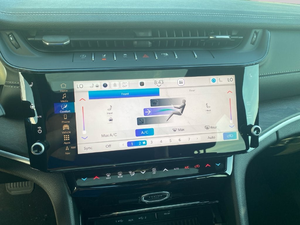 2027 Jeep Grand Cherokee L Laredo Altitude