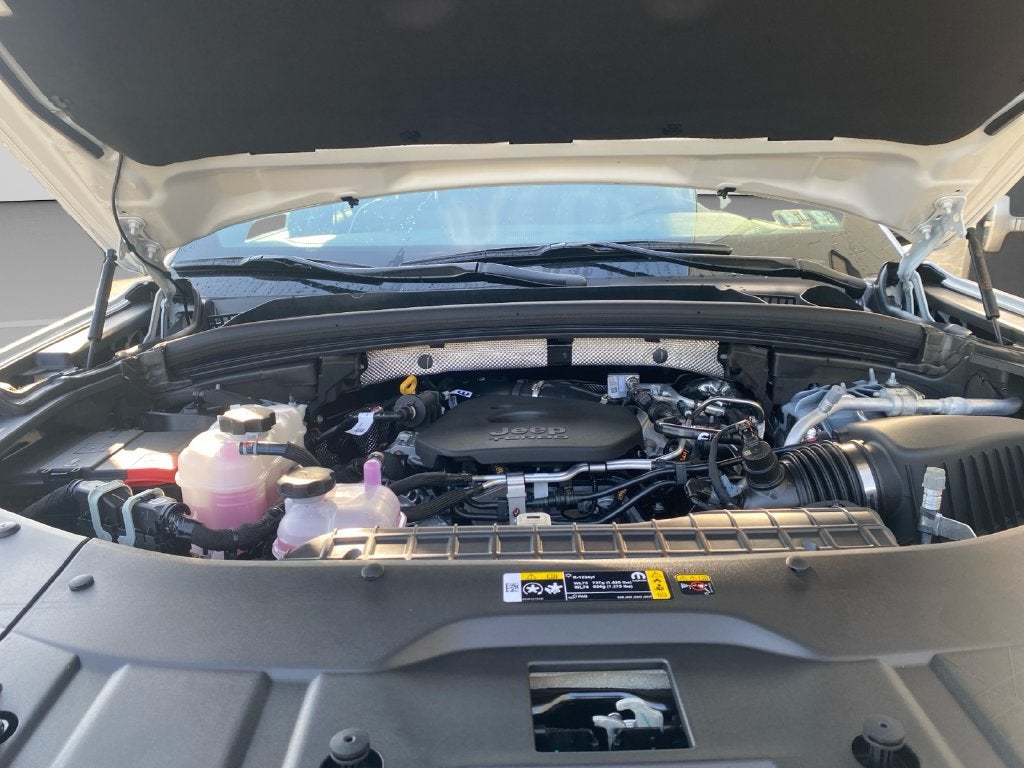 2027 Jeep Grand Cherokee L Laredo Altitude