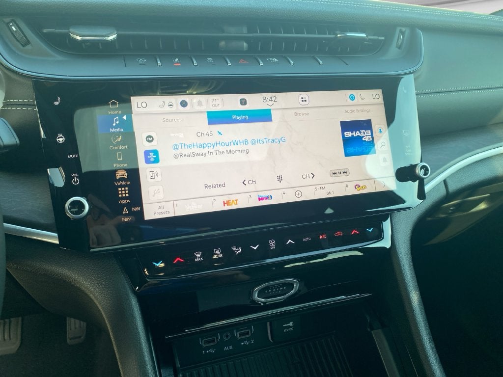 2027 Jeep Grand Cherokee L Laredo Altitude