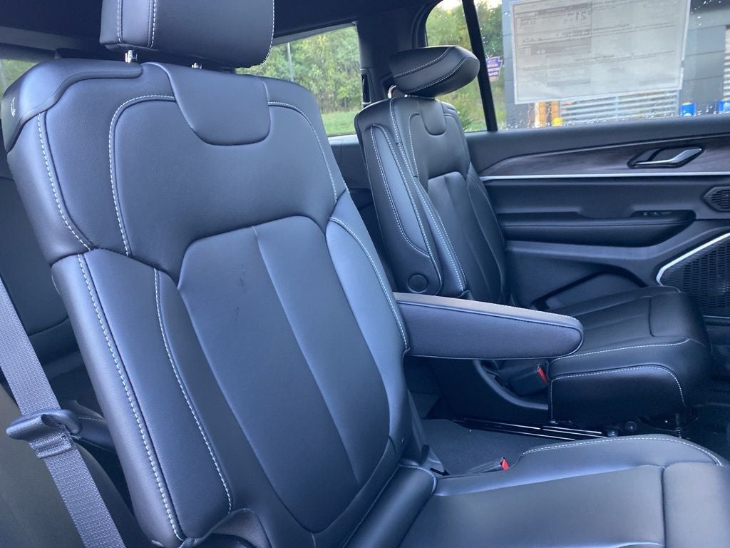 2025 Jeep Grand Cherokee L GRAND CHEROKEE L LIMITED 4X4