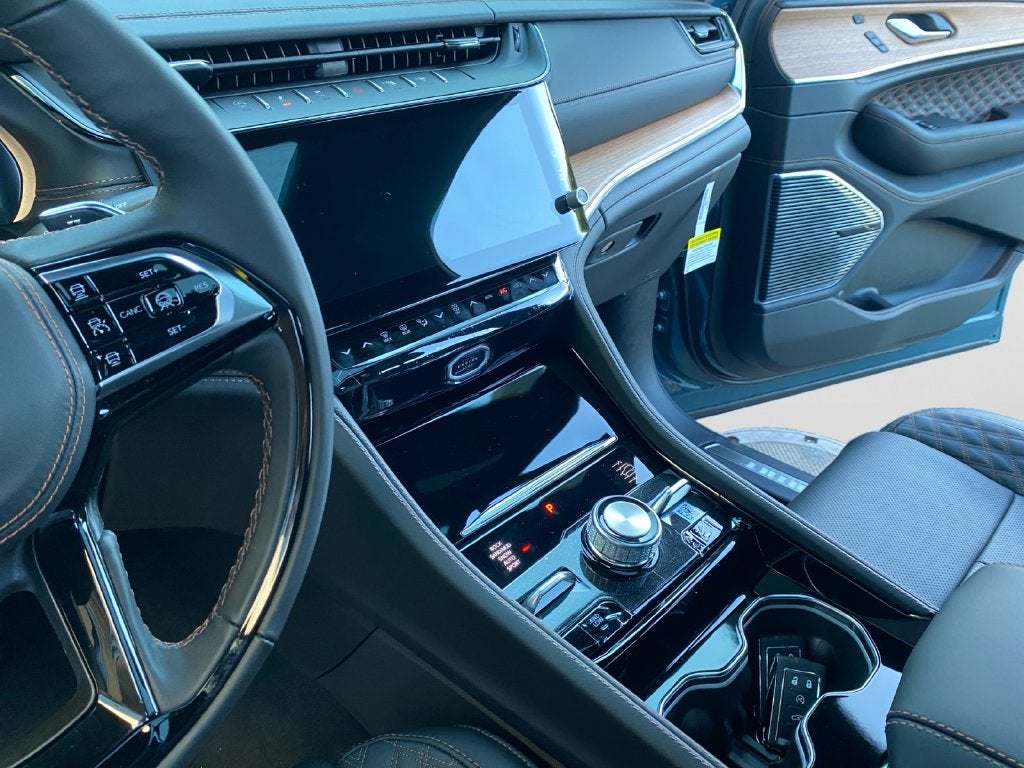 2027 Jeep Grand Cherokee L Summit