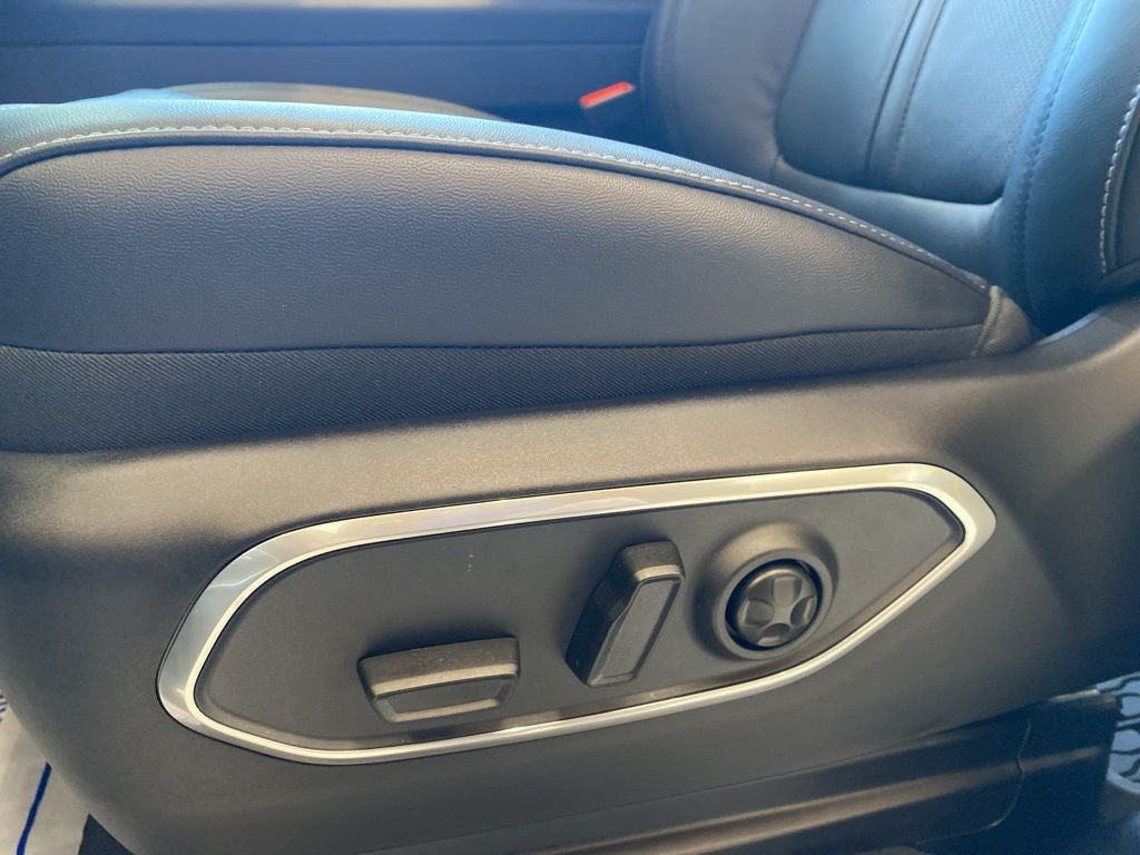 2026 Jeep Grand Wagoneer GRAND WAGONEER UPLAND 4X4