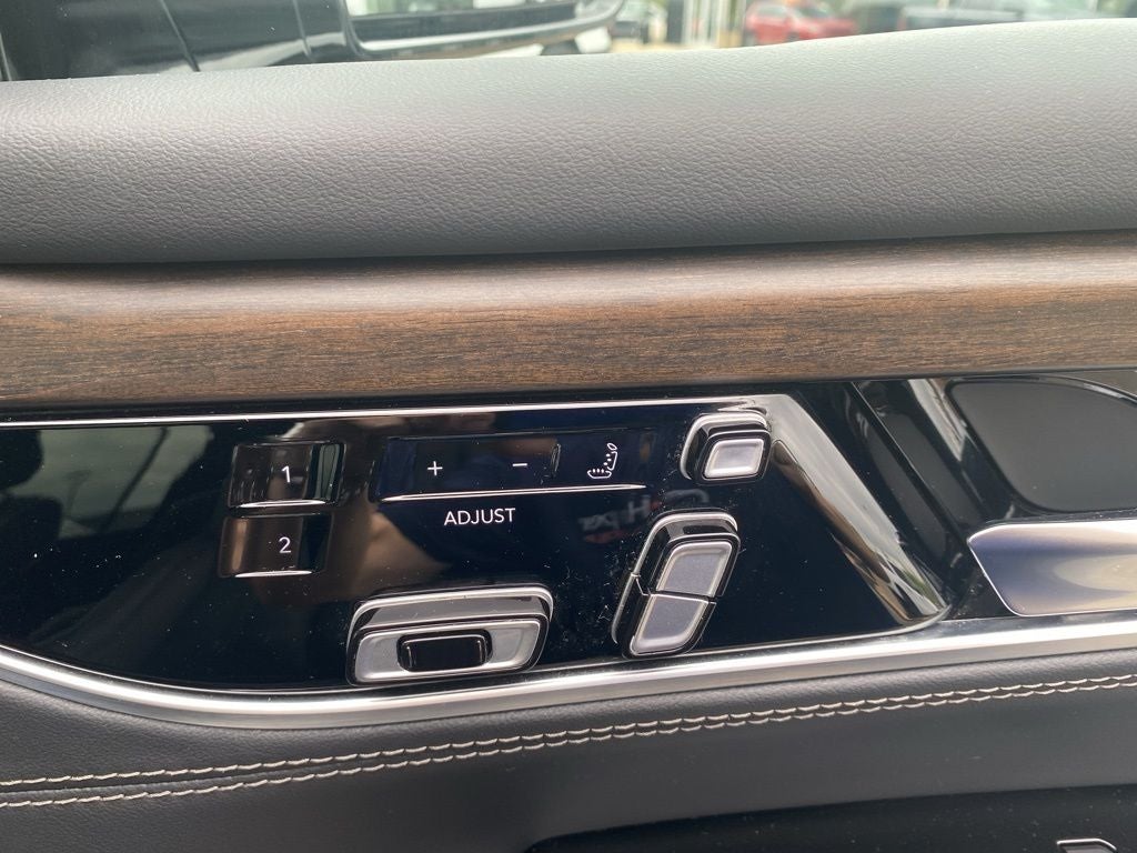 2022 Jeep Grand Wagoneer Series II