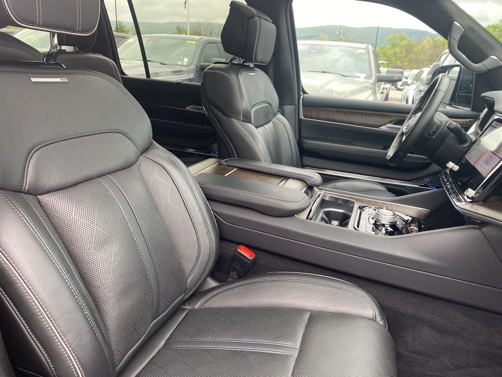2022 Jeep Grand Wagoneer Series II
