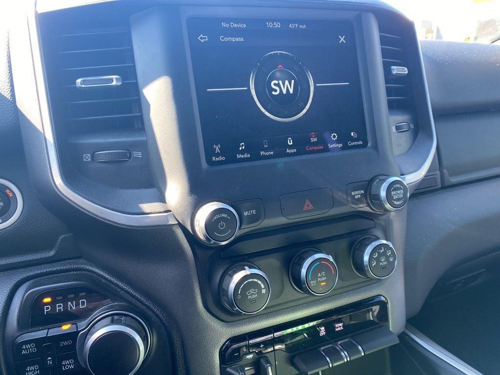 2021 RAM 1500 Big Horn Quad Cab 4x4 6'4' Box