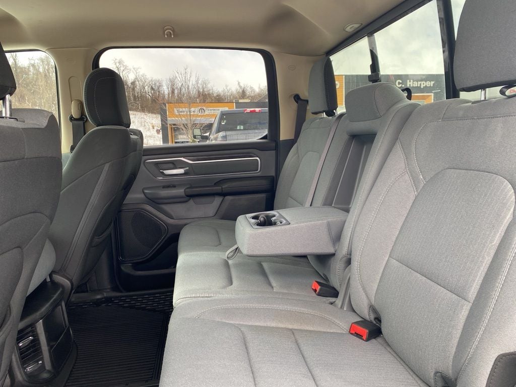 2020 RAM 1500 Big Horn Crew Cab 4x4 5'7' Box