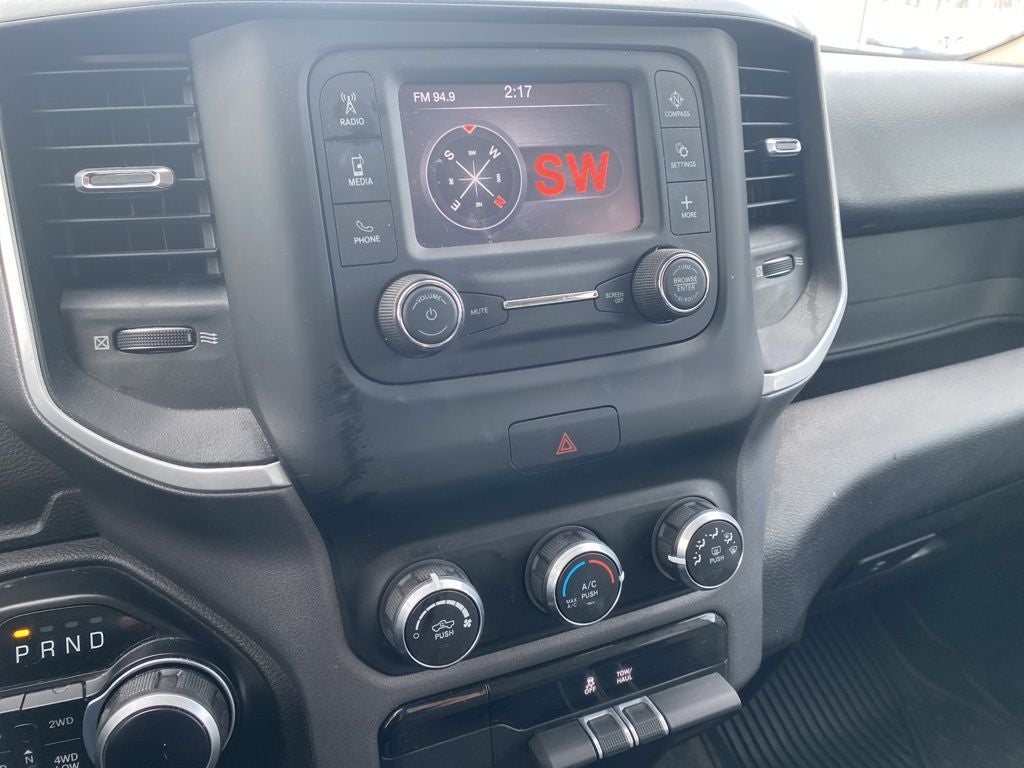 2020 RAM 1500 Big Horn Crew Cab 4x4 5'7' Box