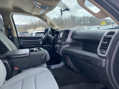 2020 RAM 1500 Big Horn Crew Cab 4x4 5'7' Box