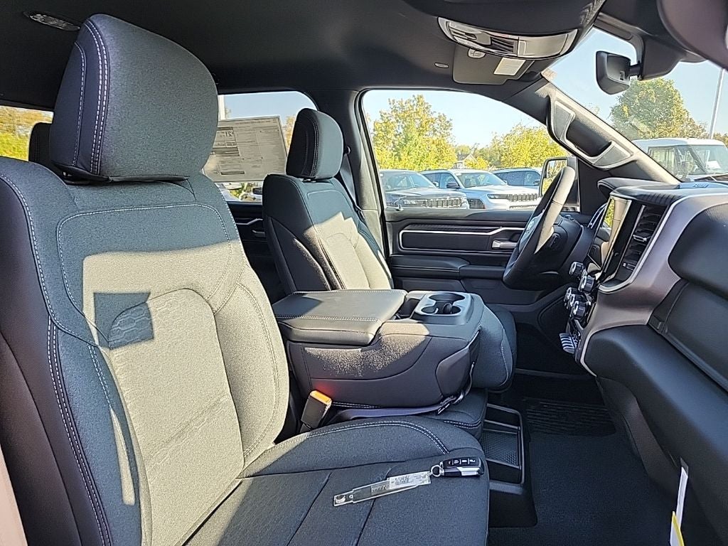 2025 RAM 1500 RAM 1500 BIG HORN CREW CAB 4X4 5'7' BOX