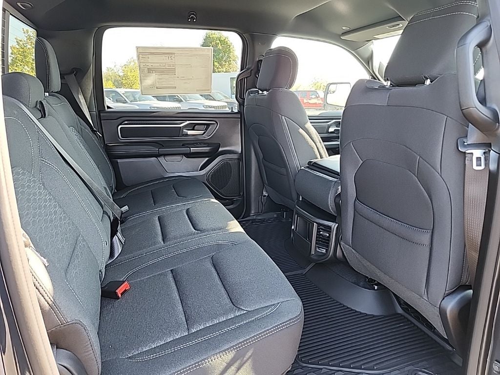 2025 RAM 1500 RAM 1500 BIG HORN CREW CAB 4X4 5'7' BOX