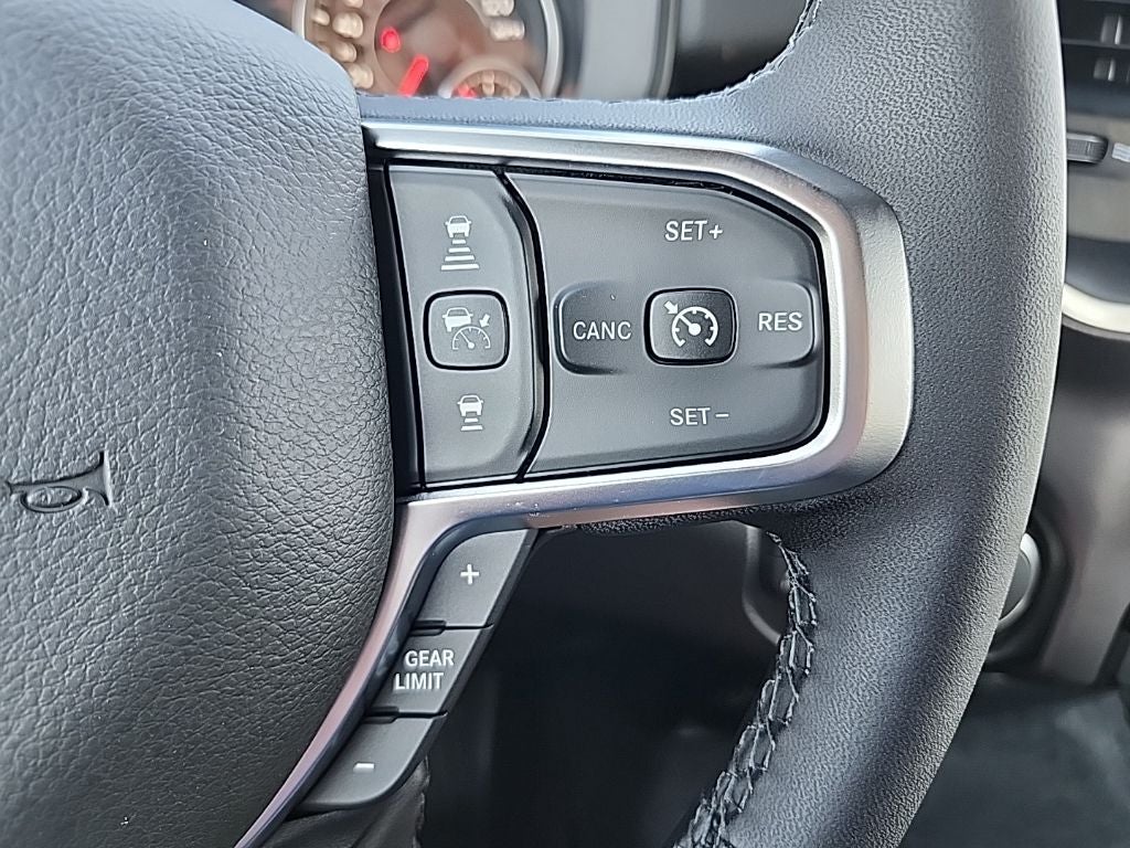 2025 RAM 1500 RAM 1500 BIG HORN CREW CAB 4X4 5'7' BOX