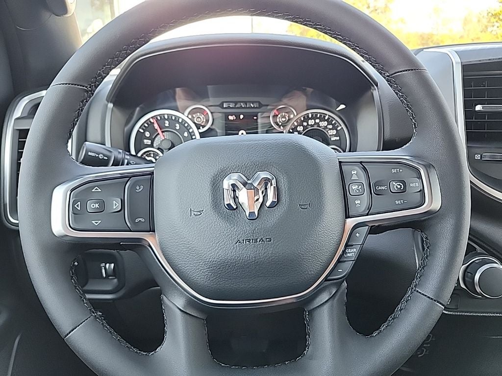 2025 RAM 1500 RAM 1500 BIG HORN CREW CAB 4X4 5'7' BOX