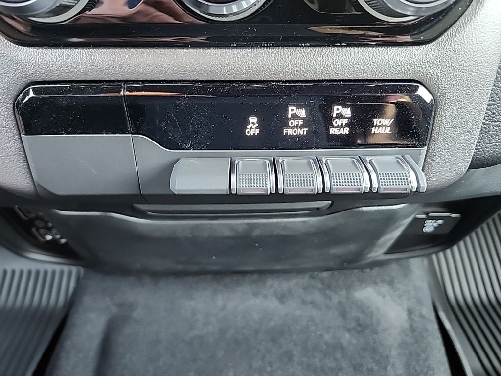 2025 RAM 1500 RAM 1500 BIG HORN CREW CAB 4X4 5'7' BOX