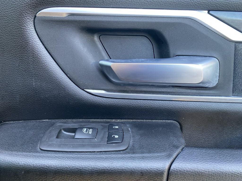 2022 RAM 1500 Big Horn Quad Cab 4x4 6'4' Box