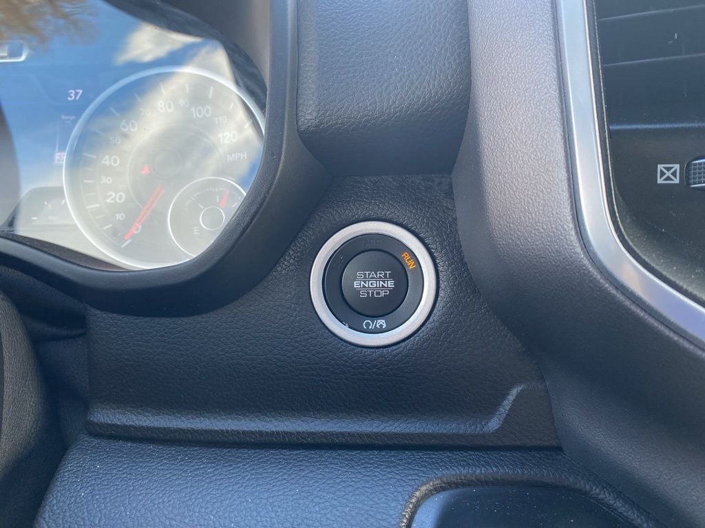 2022 RAM 1500 Big Horn Quad Cab 4x4 6'4' Box