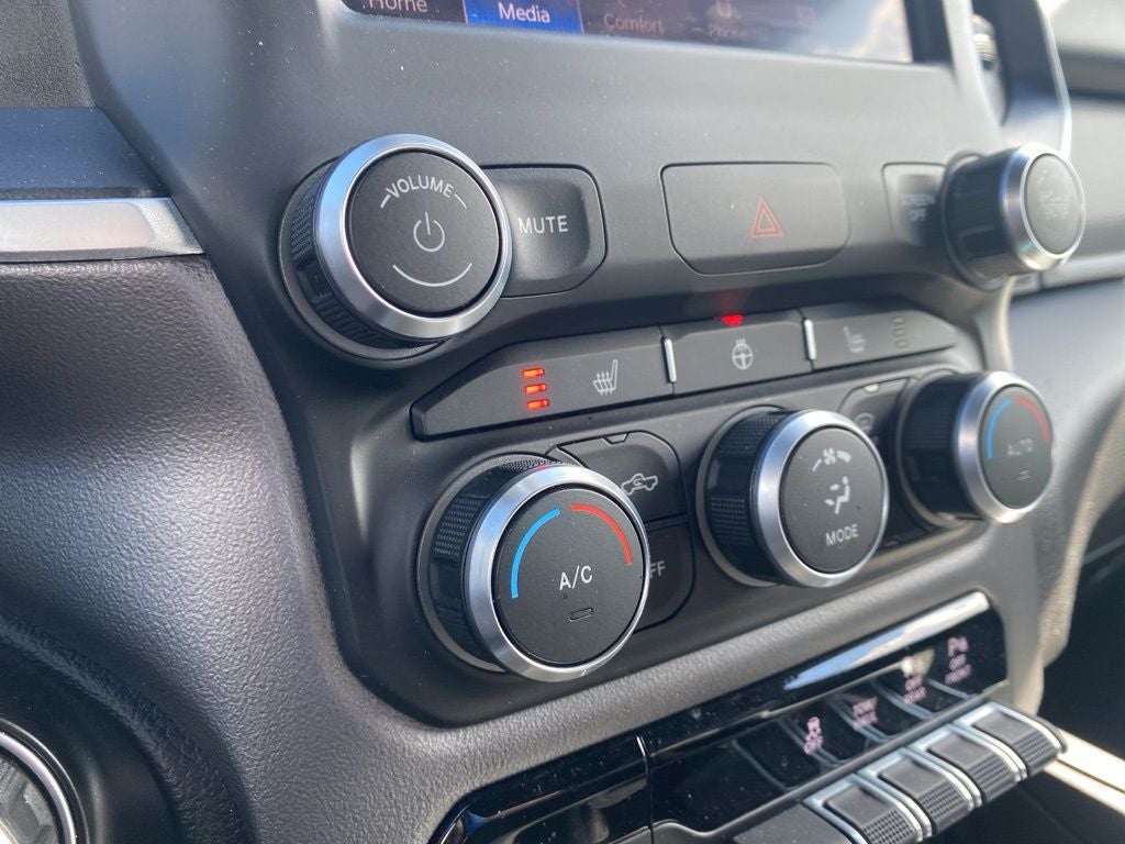 2022 RAM 1500 Big Horn Quad Cab 4x4 6'4' Box