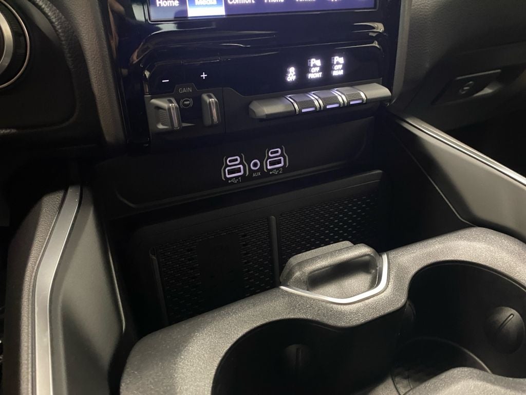 2027 RAM 1500 Big Horn/Lone Star
