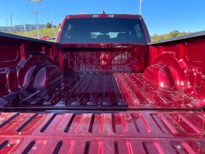 2022 RAM 1500 Big Horn Crew Cab 4x4 5'7' Box