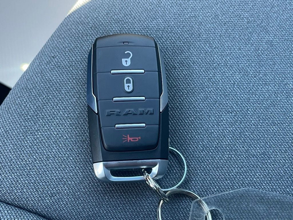 2022 RAM 1500 Big Horn Crew Cab 4x4 5'7' Box