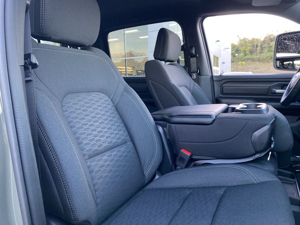 2026 RAM 1500 RAM 1500 TRADESMAN CREW CAB 4X4 5'7' BOX