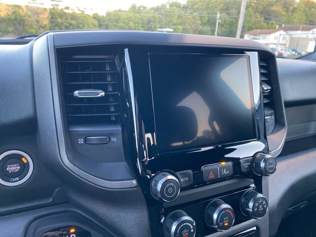 2026 RAM 1500 RAM 1500 TRADESMAN CREW CAB 4X4 5'7' BOX