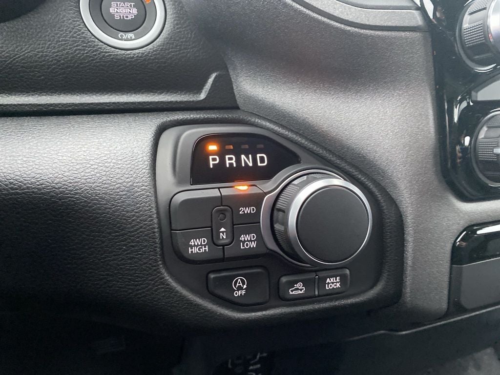 2026 RAM 1500 RAM 1500 WARLOCK CREW CAB 4X4 5'7' BOX