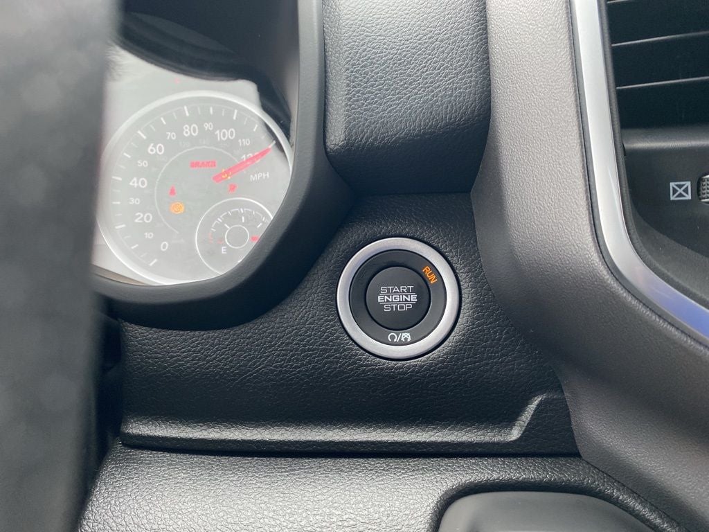 2026 RAM 1500 RAM 1500 EXPRESS CREW CAB 4X4 5'7' BOX