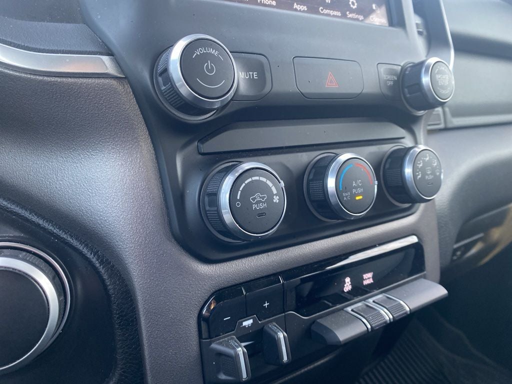 2021 RAM 1500 Big Horn Crew Cab 4x4 6'4' Box