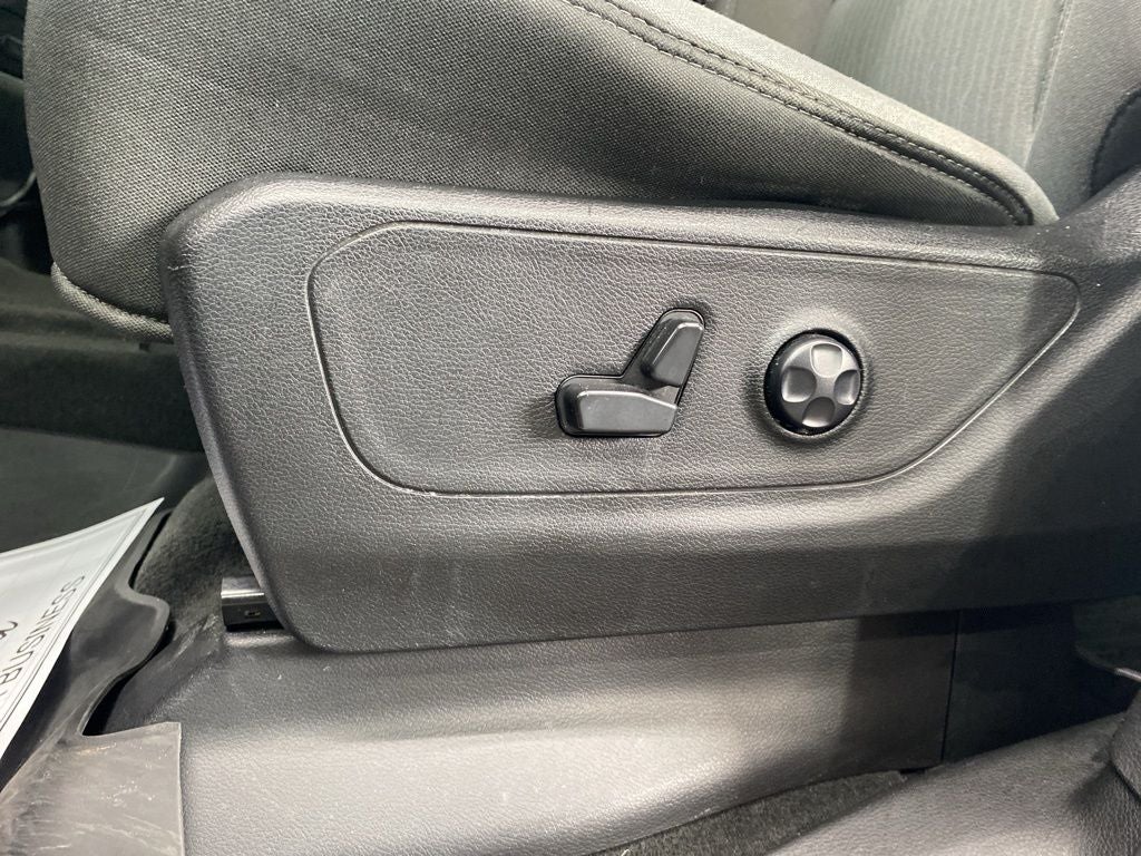 2021 RAM 1500 Big Horn Crew Cab 4x4 6'4' Box