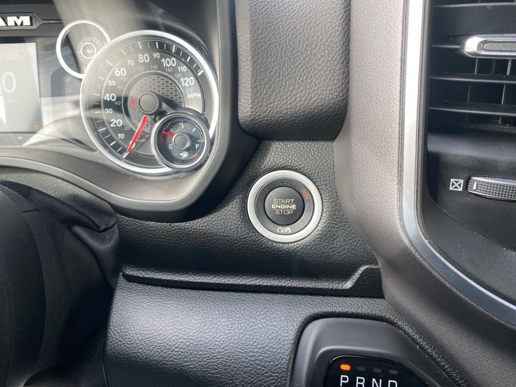 2021 RAM 1500 Big Horn Crew Cab 4x4 6'4' Box