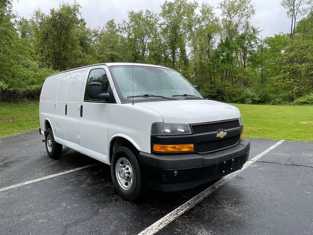 2021 Chevrolet Express 3500 Work Van HD's photo