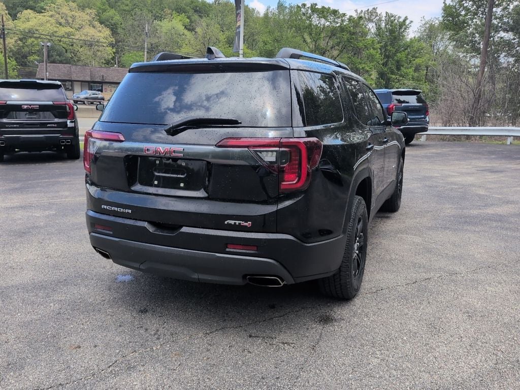2023 GMC Acadia AT4