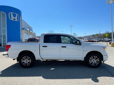 2024 Nissan Titan SV