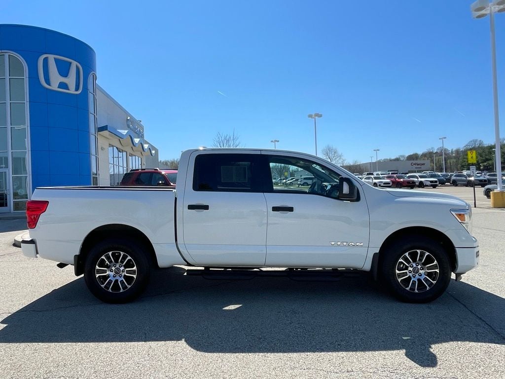 2024 Nissan Titan SV