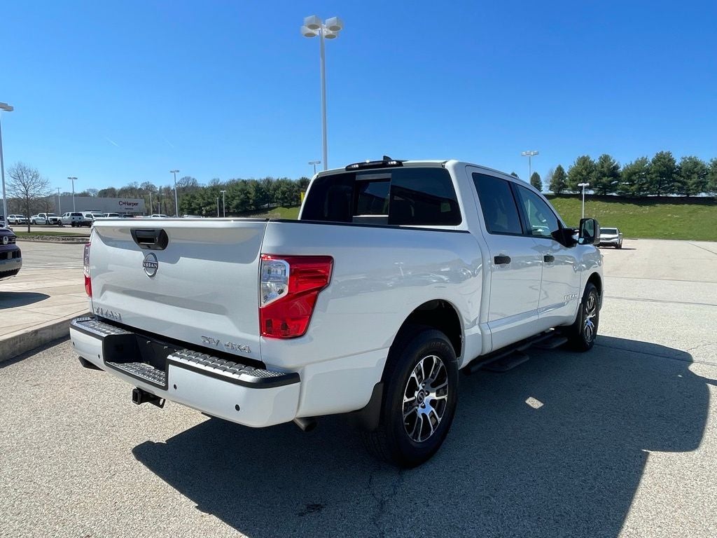 2024 Nissan Titan SV