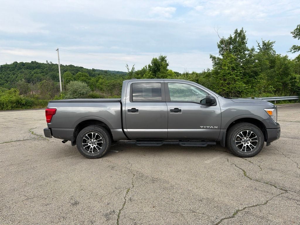 2023 Nissan Titan SV