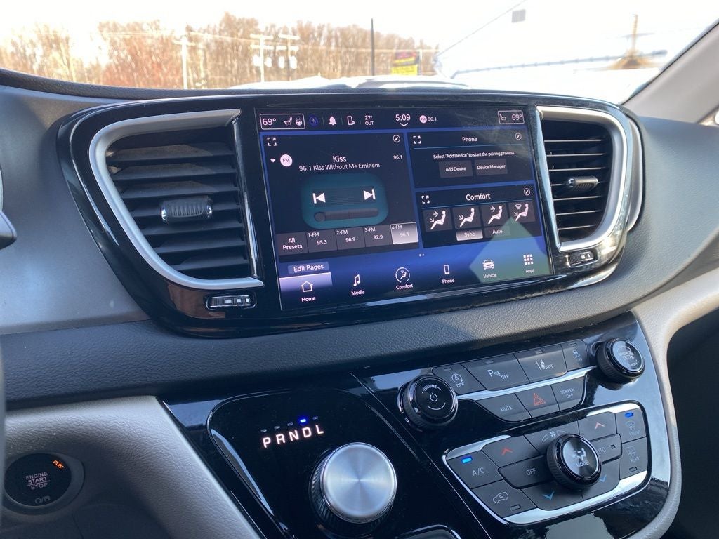 2024 Chrysler Pacifica TOURING L