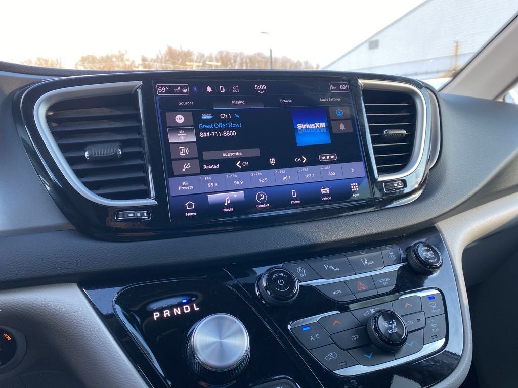 2024 Chrysler Pacifica TOURING L