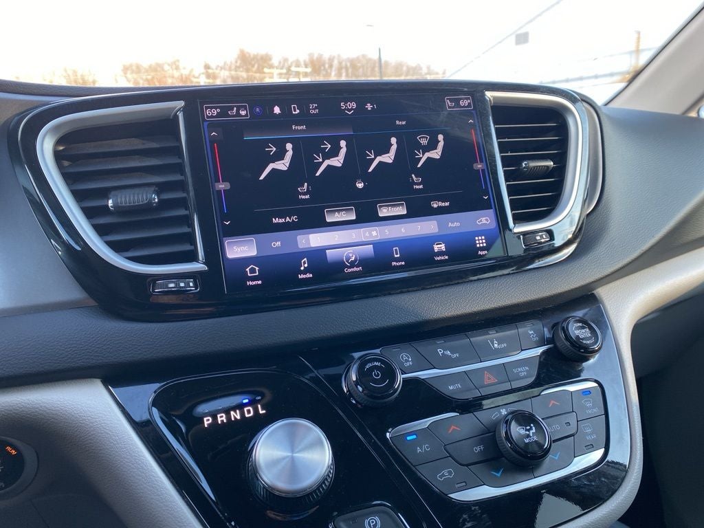 2024 Chrysler Pacifica TOURING L