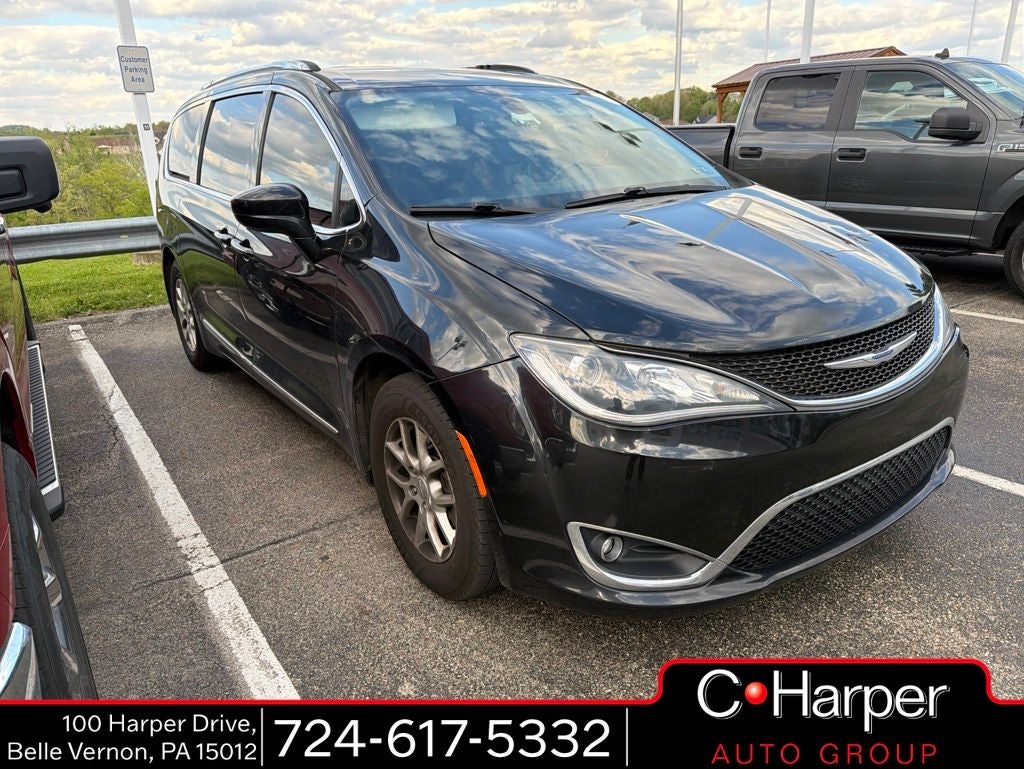 2020 Chrysler Pacifica Touring L's photo
