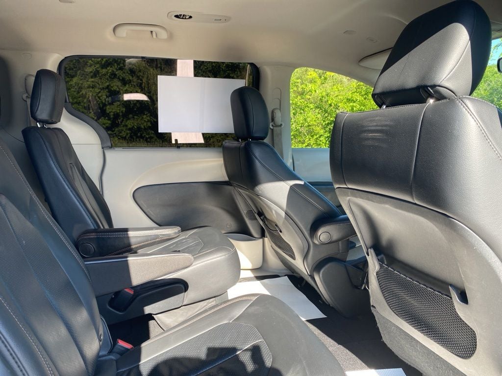 2020 Chrysler Pacifica Touring L