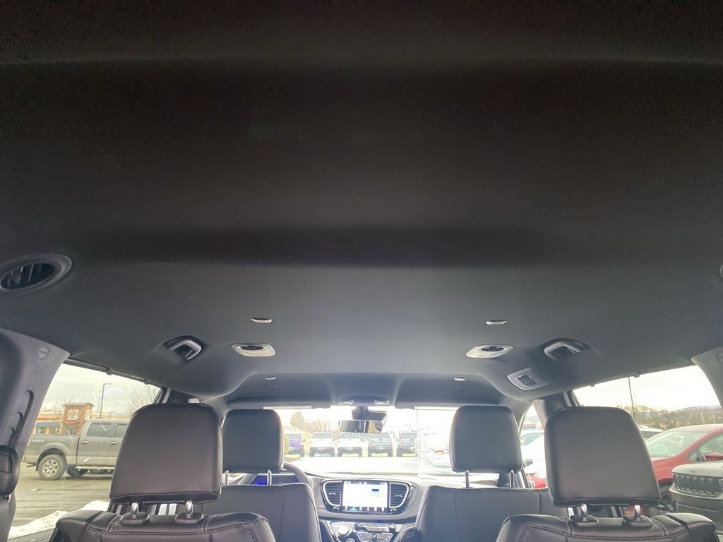 2026 Chrysler Voyager VOYAGER LX