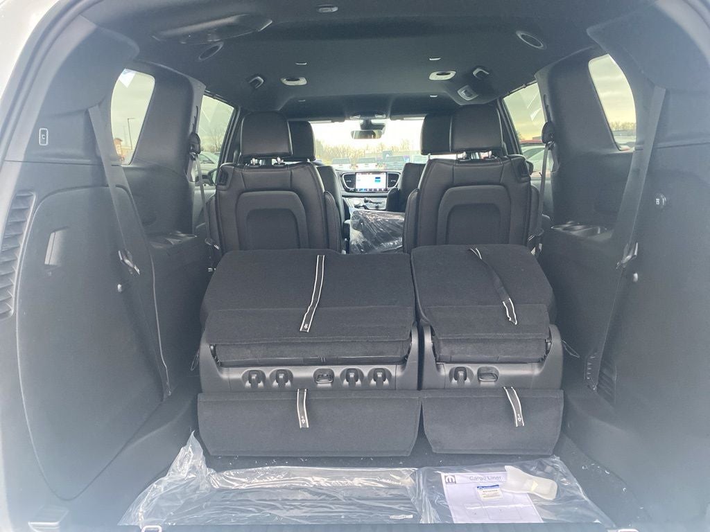 2026 Chrysler Voyager VOYAGER LX