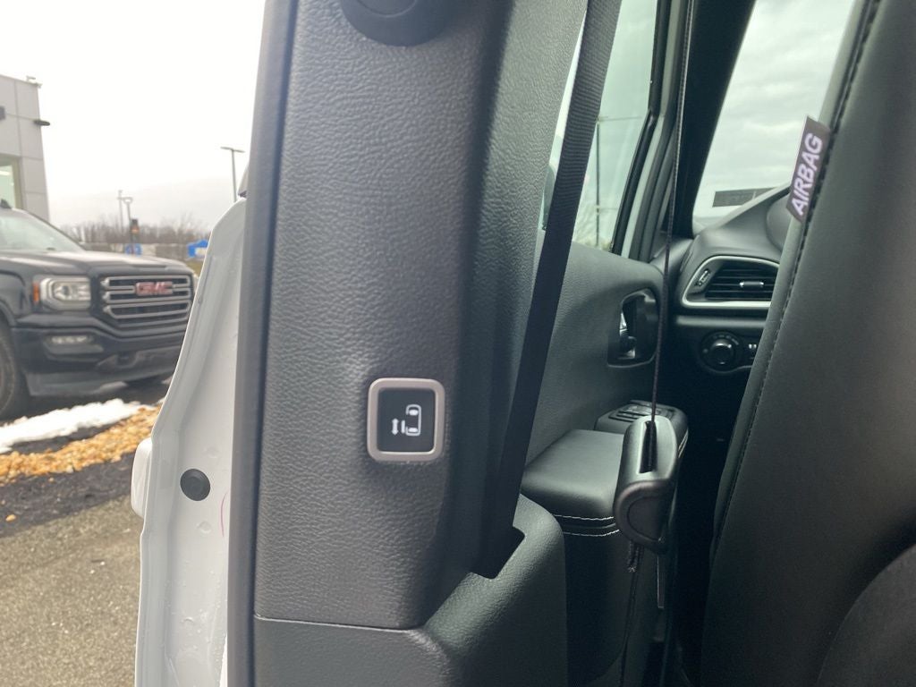 2026 Chrysler Voyager VOYAGER LX