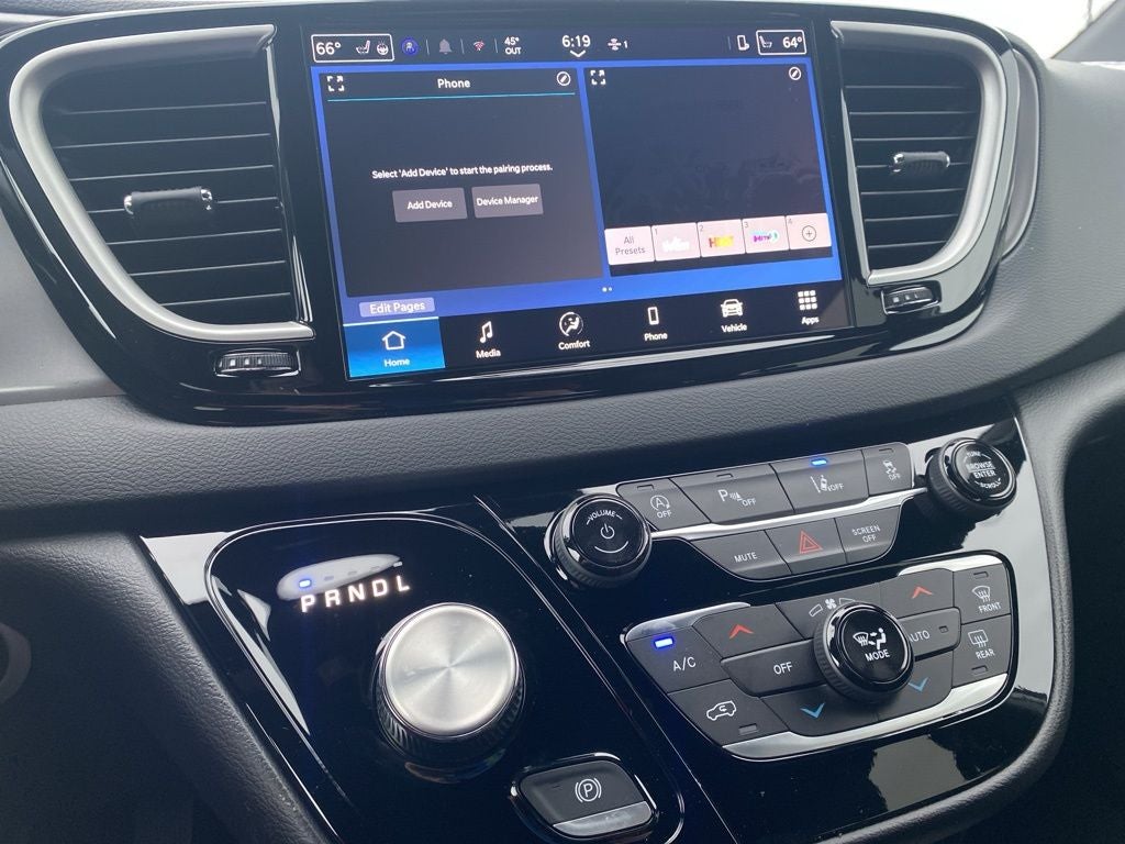 2026 Chrysler Voyager VOYAGER LX