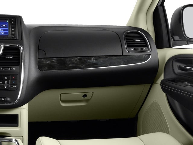 2016 Chrysler Town & Country Touring-L